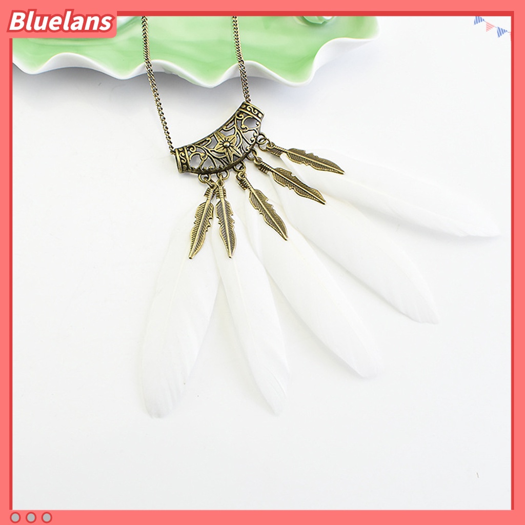 Kalung Rantai Desain Daun Bulu Bahan Alloy Gaya Bohemian Vintage Untuk Wanita