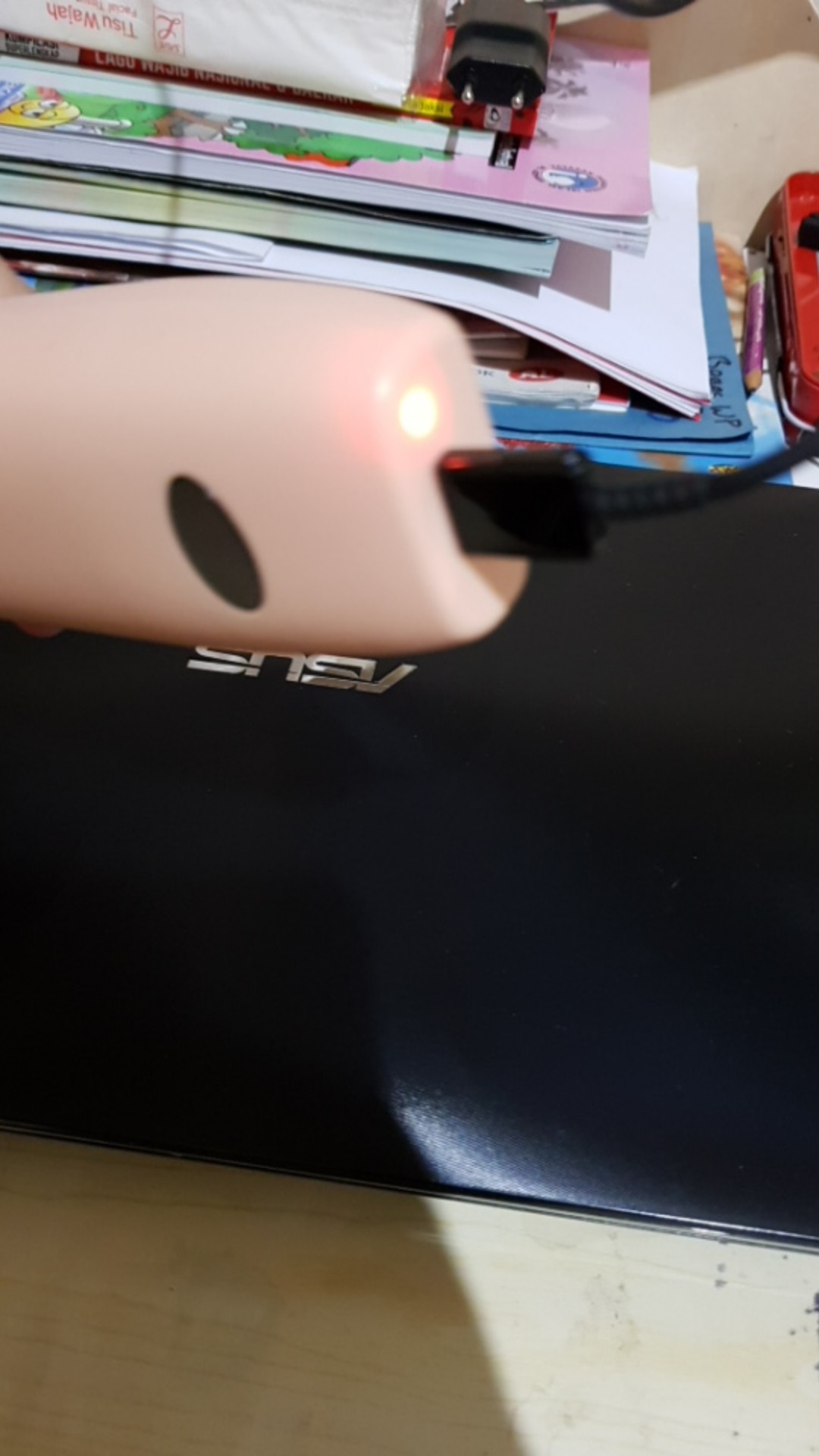 Esier Travel Uv Cutleries Set - Kotak Sterilisasi Peralatan Makan