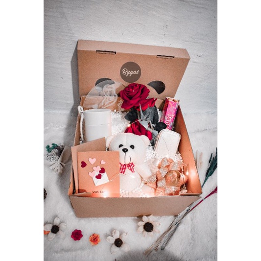 

KADO GIFT HAMPERS WISUDA BIRTHDAY VALENTINE ANNIVERSARY SPECIAL