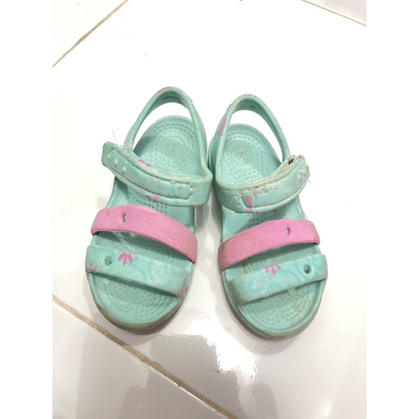 preloved sendal crocs anak