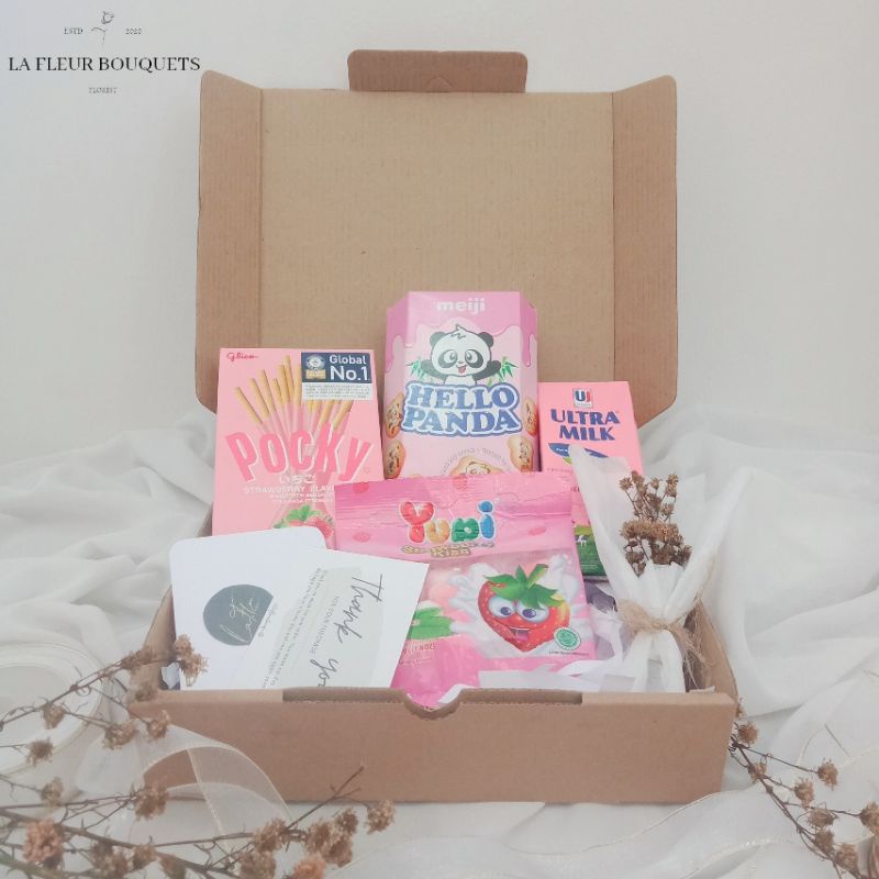 

SNACK BOX | gift box | hampers | snack box custom | kado