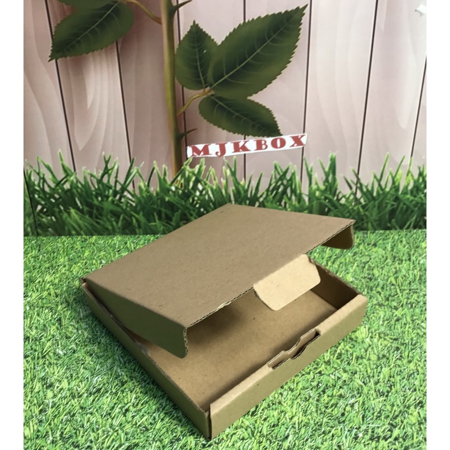 

Kardus Karton Uk, 11x10,5x2 cm...Die Cut untuk packing - aksesoris - dll