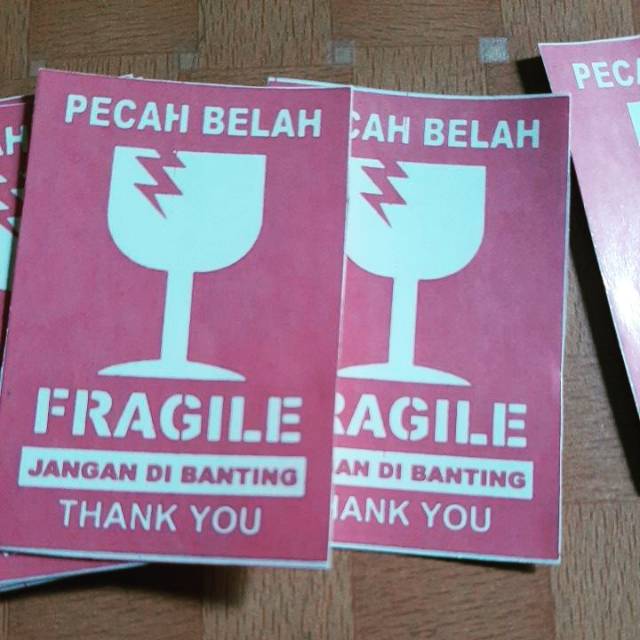 

Stiker fragile pecah belah ukuran 4x6 extra size