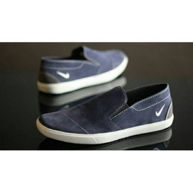 Sepatu Nike Slip On Pria