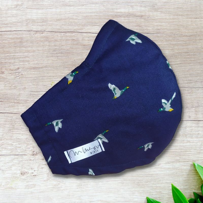 Masker kain dengan kawat hidung