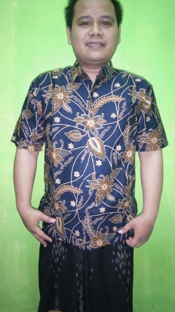 Batik Solo Kembang Biru Pendek Kemeja Pria Katun Halus Sragenan Full Furing