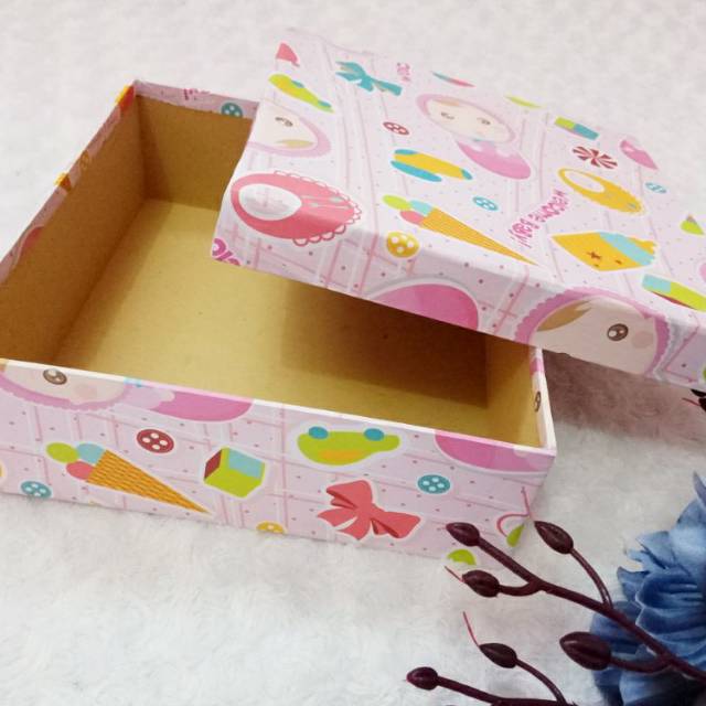 

Kotak kado Gift Box Motif Murah 30×20×6