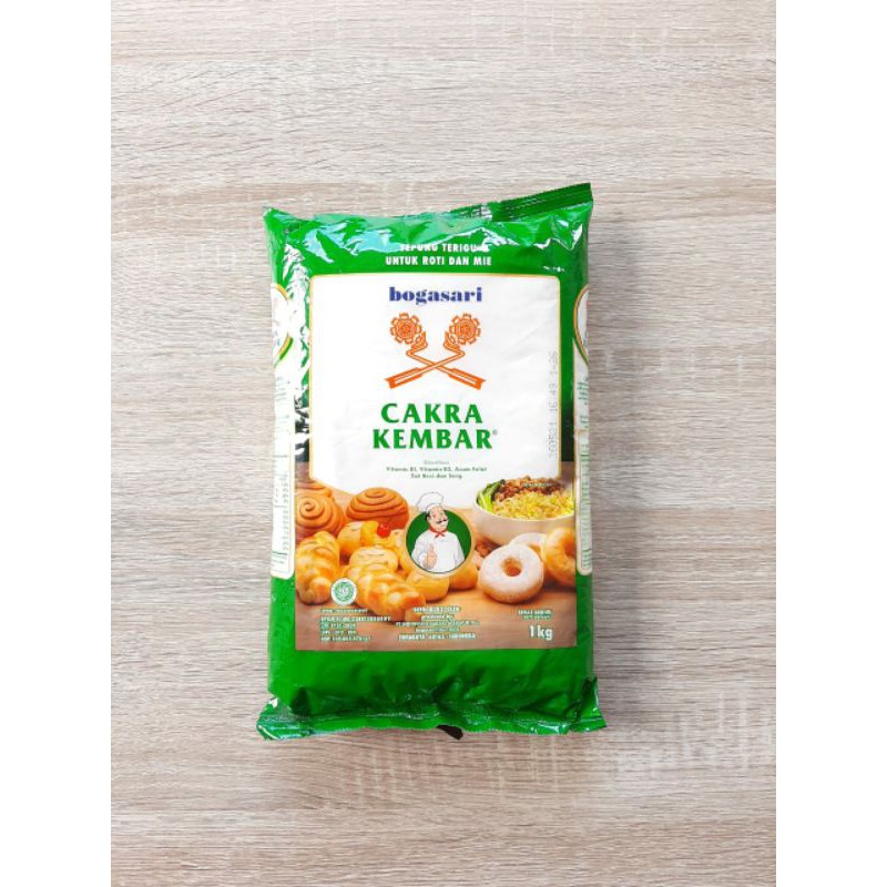 

Tepung Cakra Kembar Premium 1kg Protein Tinggi