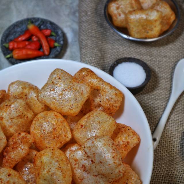 

DOROKDOK PEDAS / KERUPUK KULIT SNACK KERIPIK NYEMIL ENAK GURIH NIKMAT CRISPY ASIN PEDASS