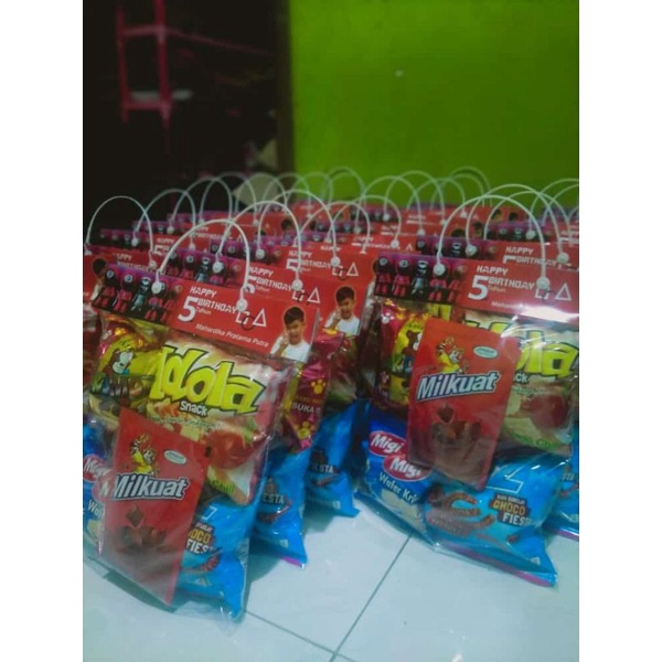 

plastik snack hanpers thr,anak, harga per pack isi 10