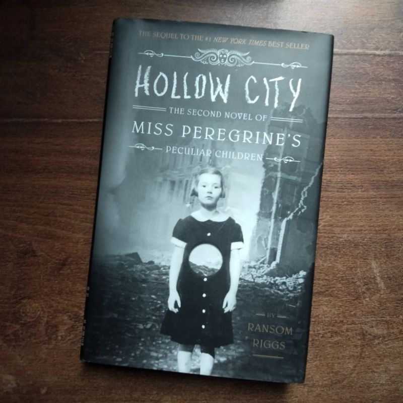 Hollow City - Miss Peregrine's Peculiar Children (Hard Cover)