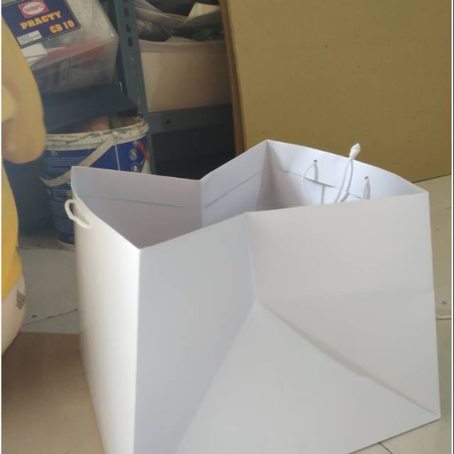 

Paperbag glossy 22x22x20 dan 20×20×18