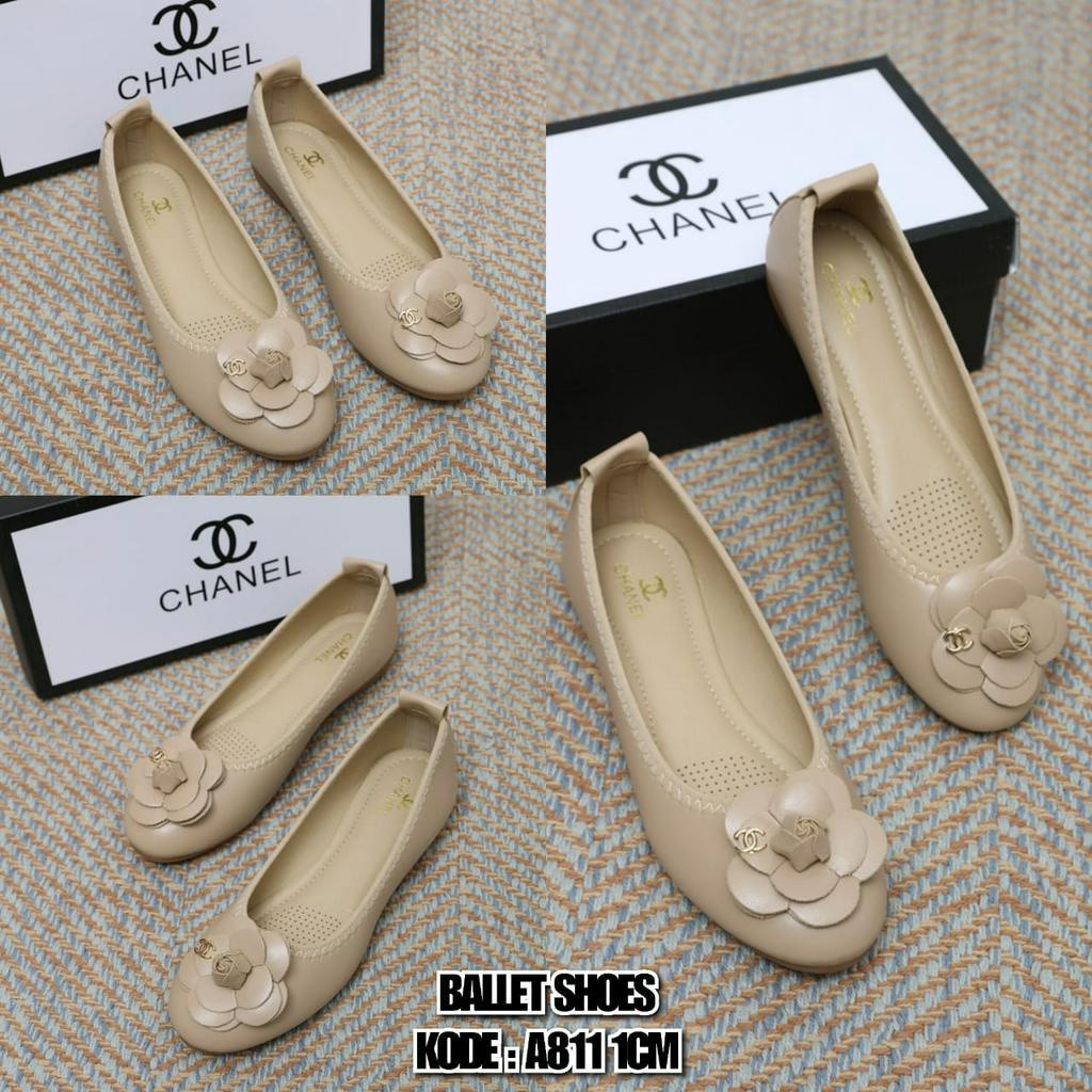 VU    BALLET FLAT SHOES  A811