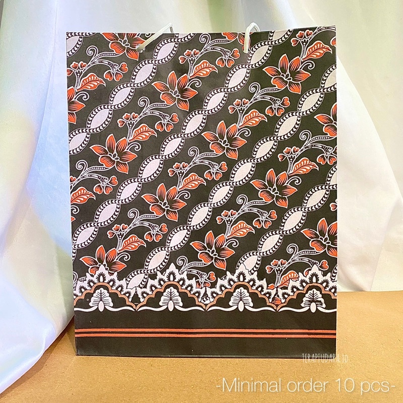 

Paket 1 lusin (12 tas) paperbag batik hitam