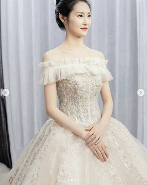 Gaung Wedding Mewah Model Sabrina / wedding gown pernikahan dengan model sabrina rempel  wedding gow