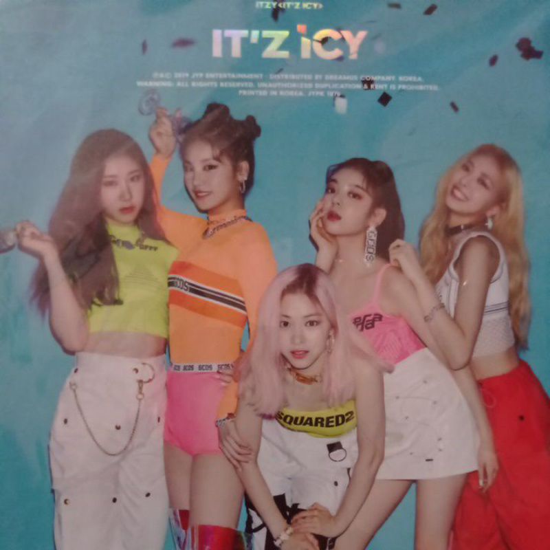 Album photocard postcard itzy itz' me wannabe ryujin chaeryeong yeji lia Booklet dalla dalla