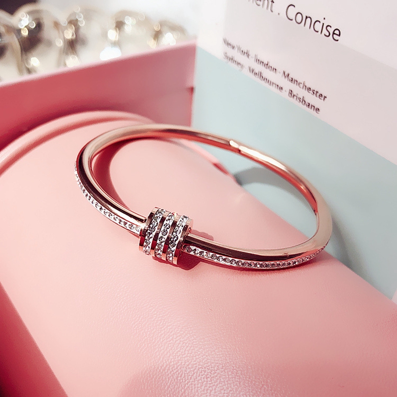 Gelang Titanium Wanita Berlian Lapis Emas 18K Anti Karat Bangle Korea Perhiasan-6