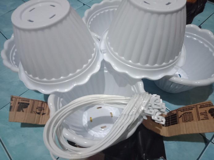 Pot Tanaman / Bunga Gantung 25 Renda Putih