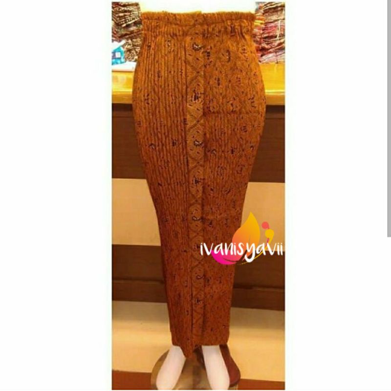 Set Kebaya &amp; Rok Pagar Ayu (Nuansa Marun - Motif Sidomukti)