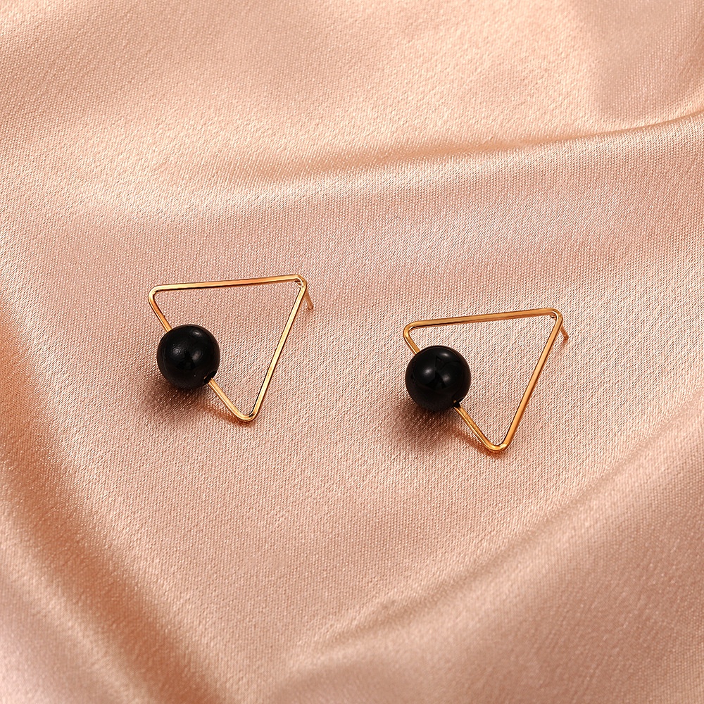 Temperament simple triangle pearl earrings niche design sense geometric earrings personality creative hollow earrings women