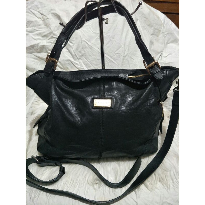 Sisley slempang kulit mantul .