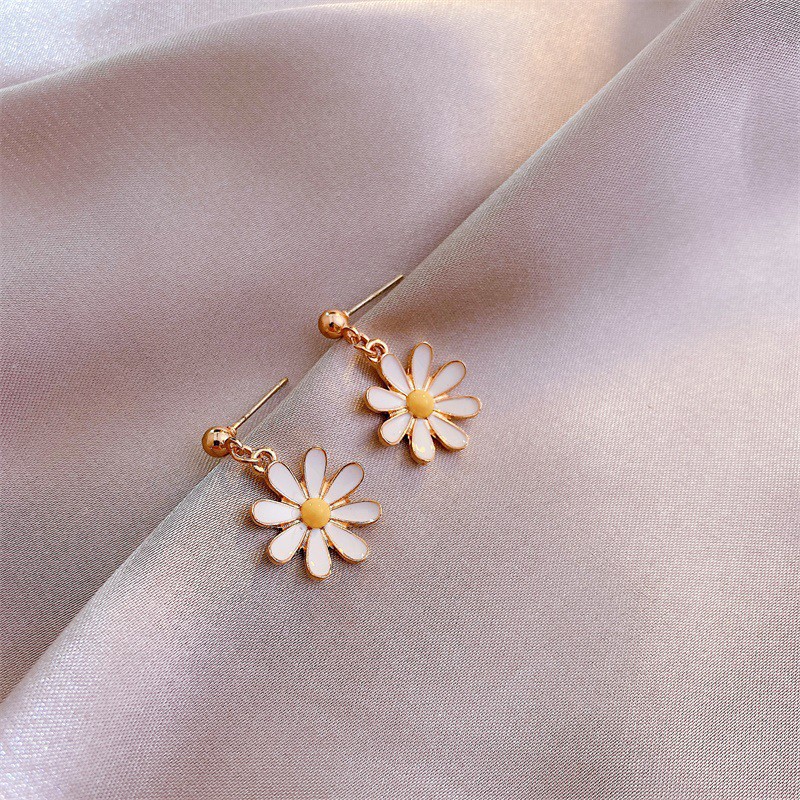 Anting Bunga Daisy Kecil Yang Cantik Aksesoris Mode Korea Anting Gantung Panjang Anting Sederhana Dan Kecil