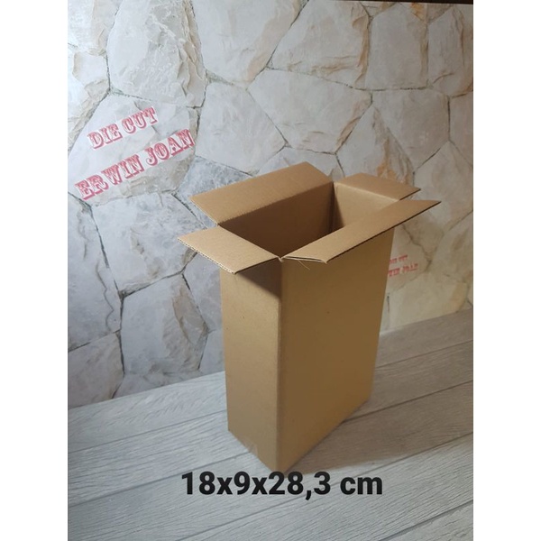 

Kardus / box / uk. 18x9x28,3 cm / Karton packing polos baru ST ( min.order 5 pcs)