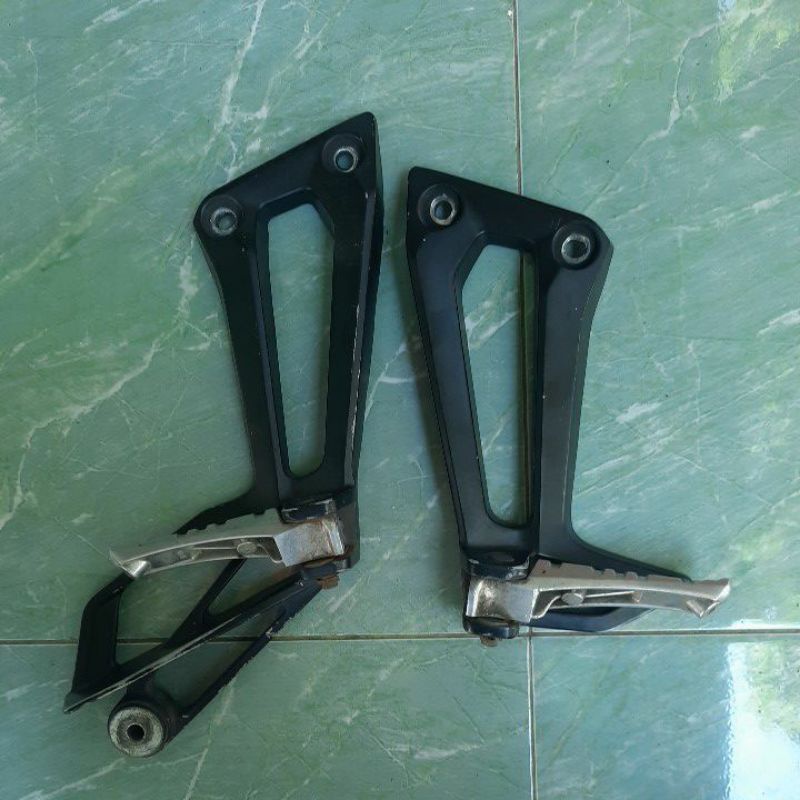 postep belakang yamaha Mxking