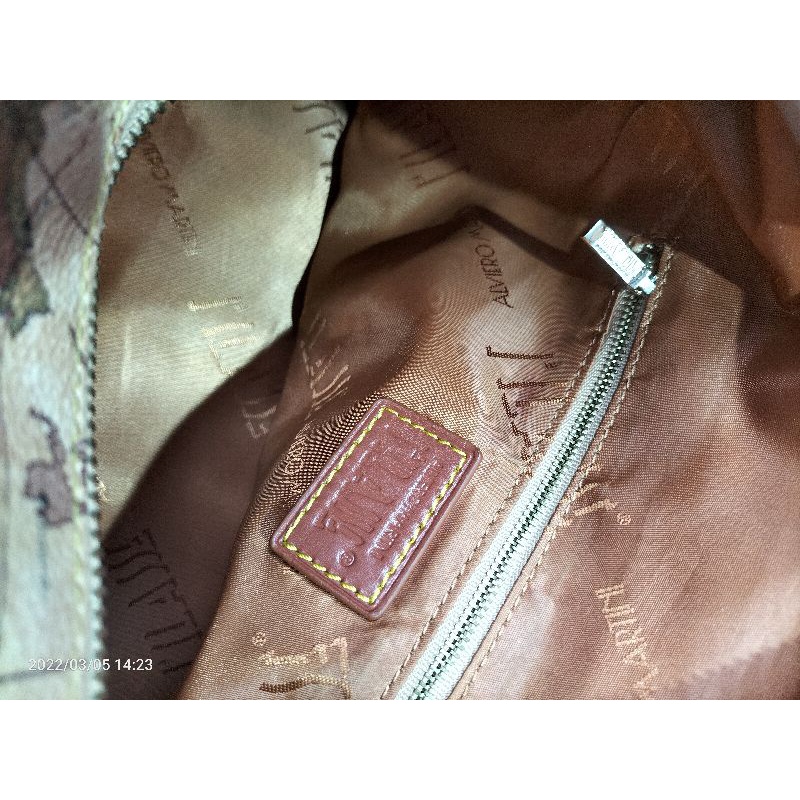 selempang peta Alviero Martini