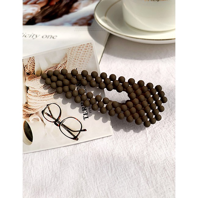 LRC Jepit Rambut Fashion Resin Triangle Hollow Duckbill Hairpin F5971X