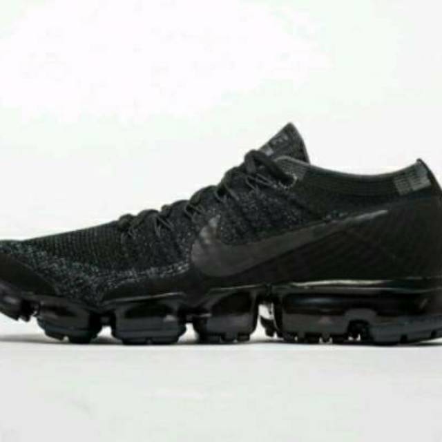 vapormax 1.0 triple black