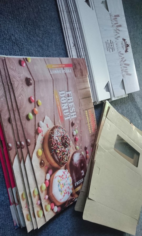 Box Brownies Bomboloni 23,5 X 9 X 7 Cm Anti Minyak Foodgrade (24pcs)