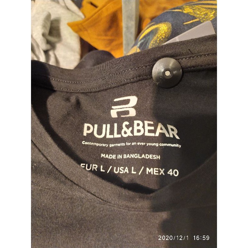Kaos Pria PULL & BEAR