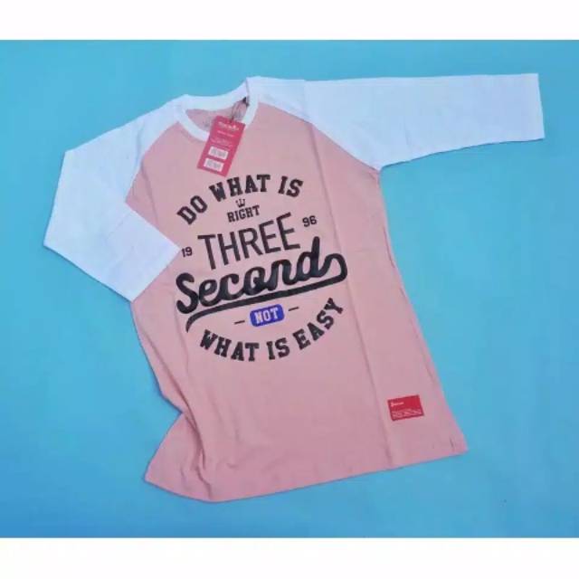 READY STOCK Kaos Distro Raglan Cewe Three scn ( badan peach tangan putih )