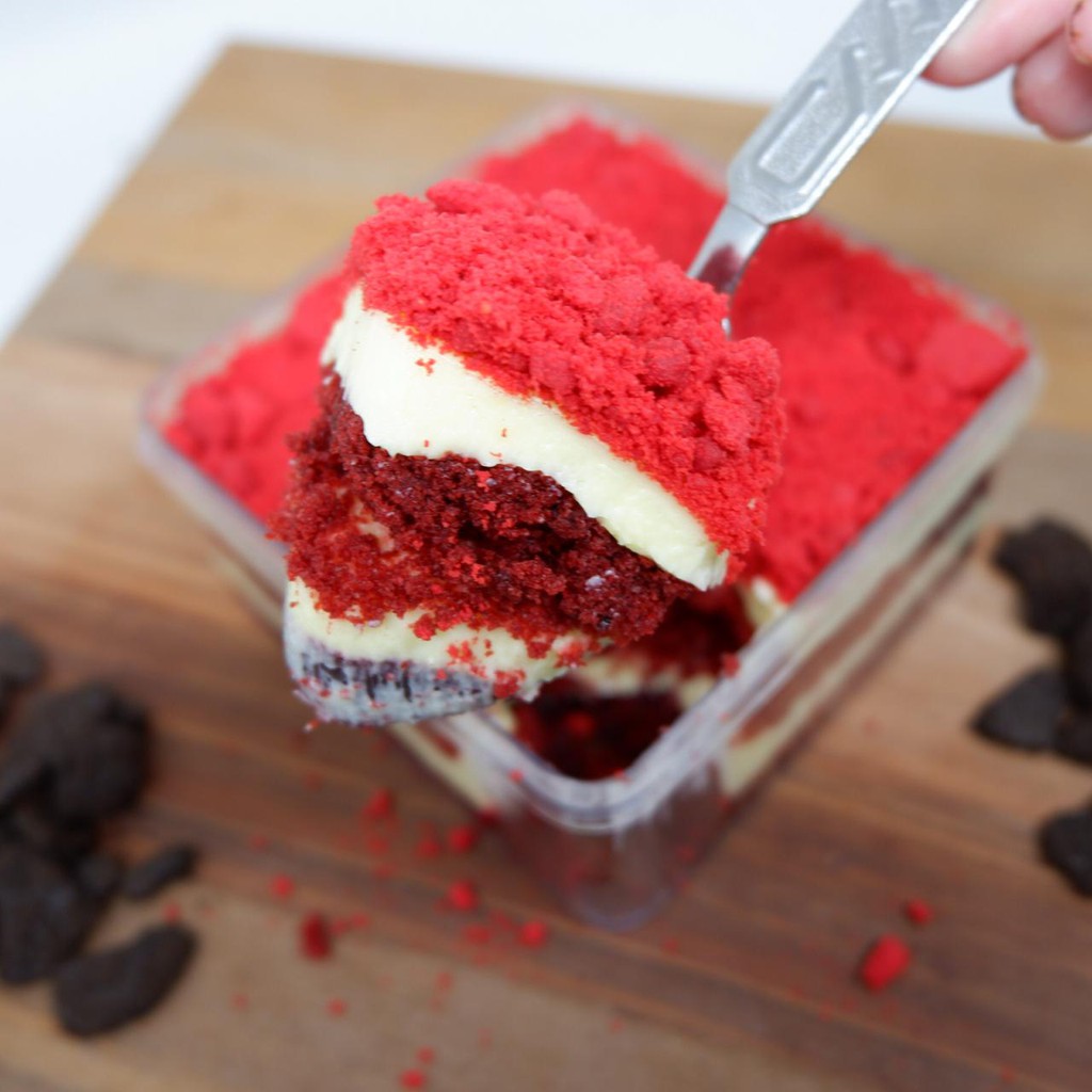 Red Velvet Dessert Box