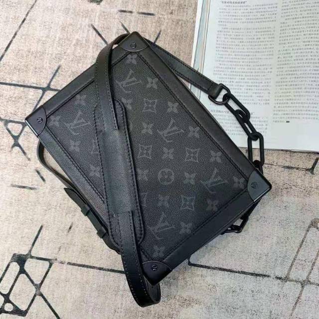 LV Monogram