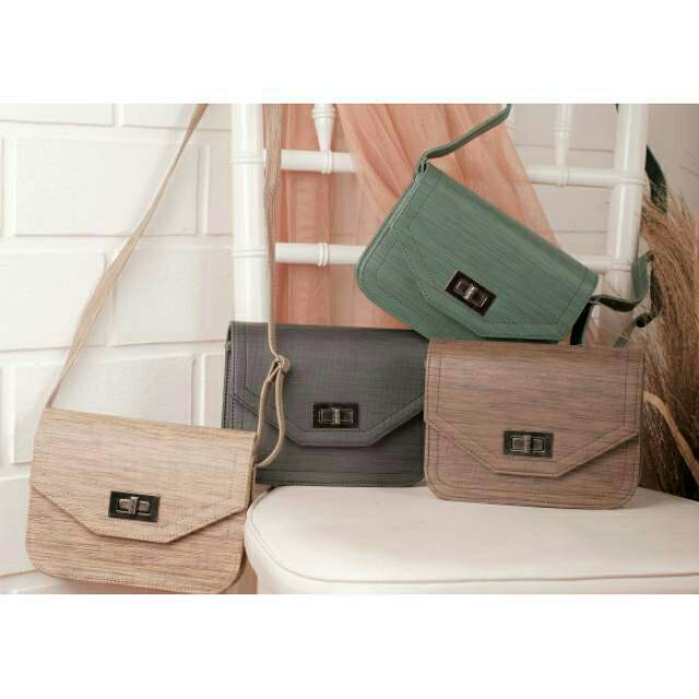 Tas slempang wanita. Segi 6