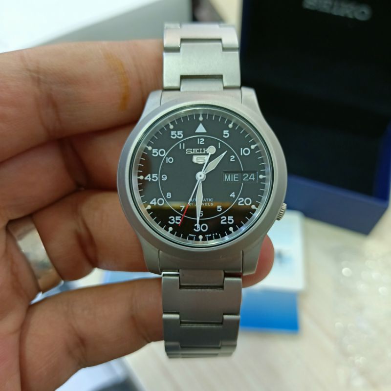 Seiko SNK809K1 military second/preloved