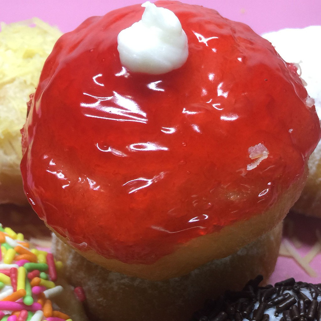 

DONAT BOMBOLONI SURABAYA VARIAN RASA STROBERI