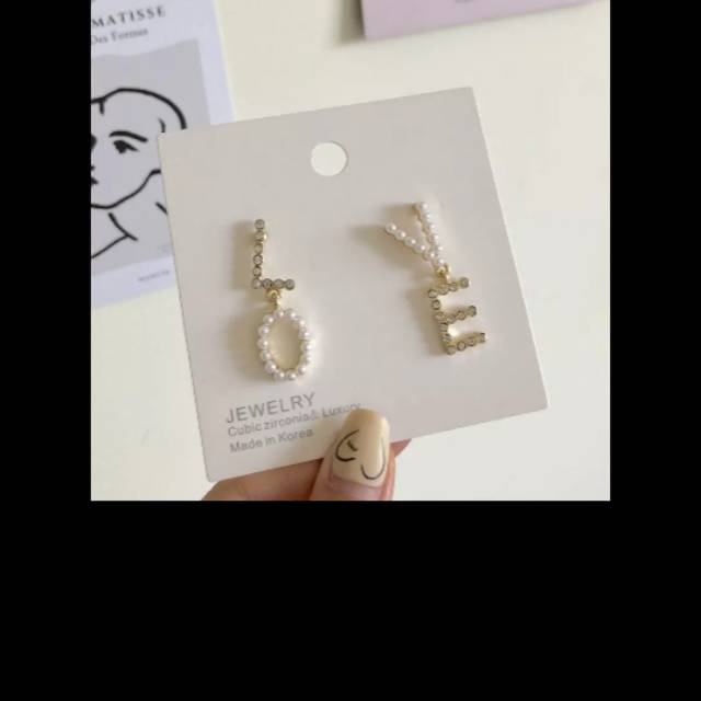 

Love dot earing , ready warna putih