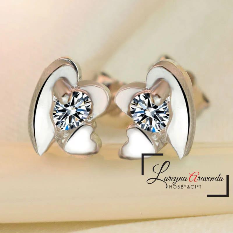 Anting Wanita Titanium Model Love Kristal Crystal Swarovski AT015