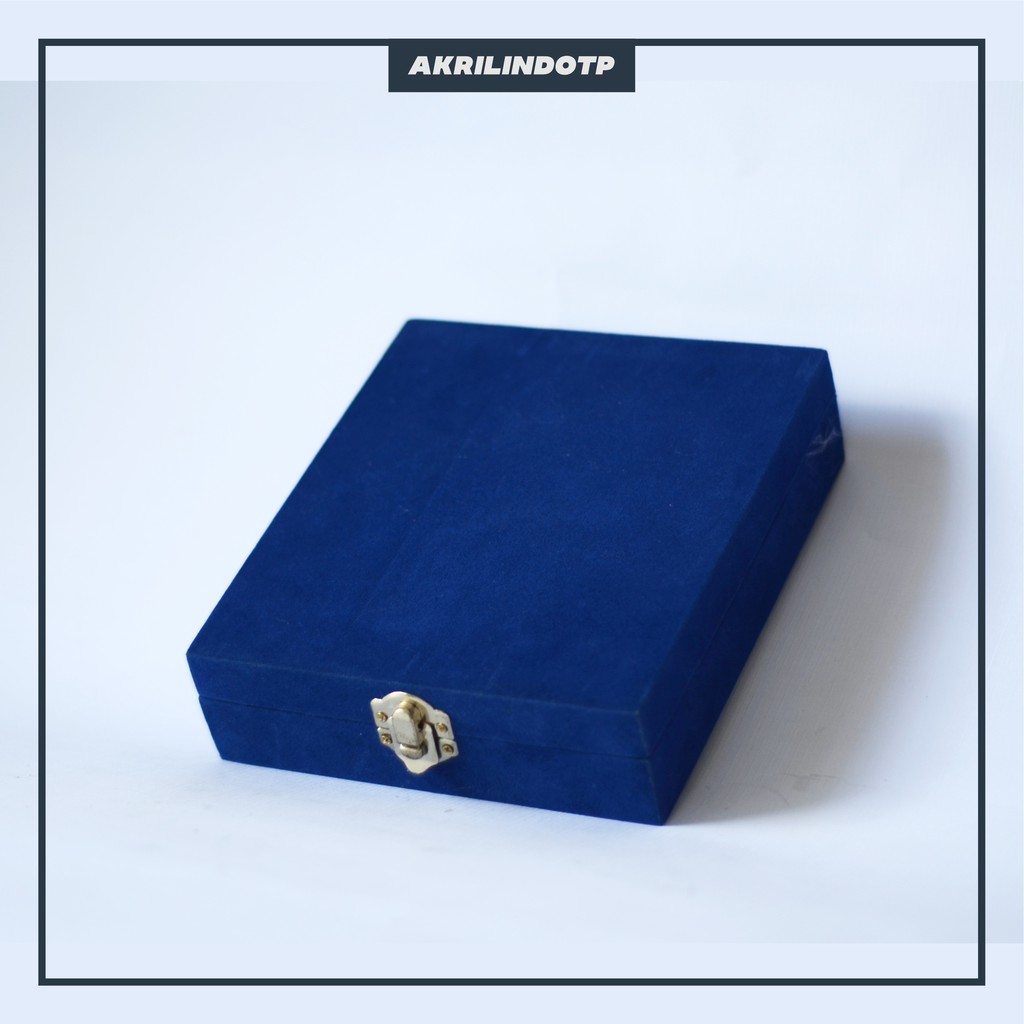 

BOX PLAKAT MURAH BERKUALITAS UKURAN SEDANG