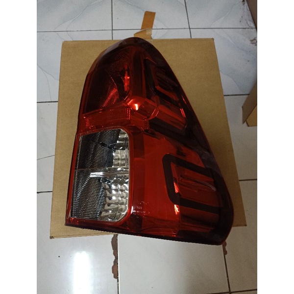Lampu stop Stoplamp belakang toyota hilux revo original