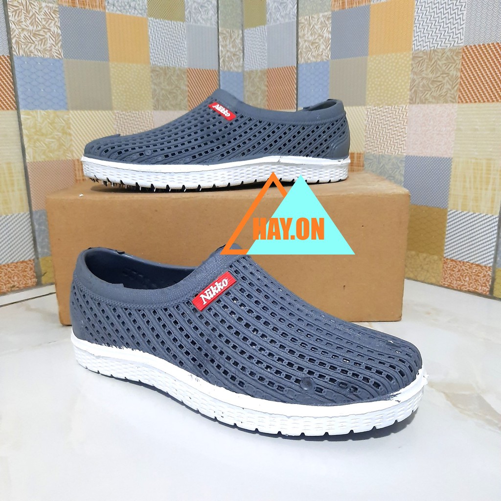 NK 152 - Paling murah cek nikko 8155 terbaru Sepatu 8152 Pria/ 8032 / Sepatu Slip / Sandal Karet UNISEX, VIRAL,AWET, BAHAN PVC Tahan Air Slip On Merk 8152