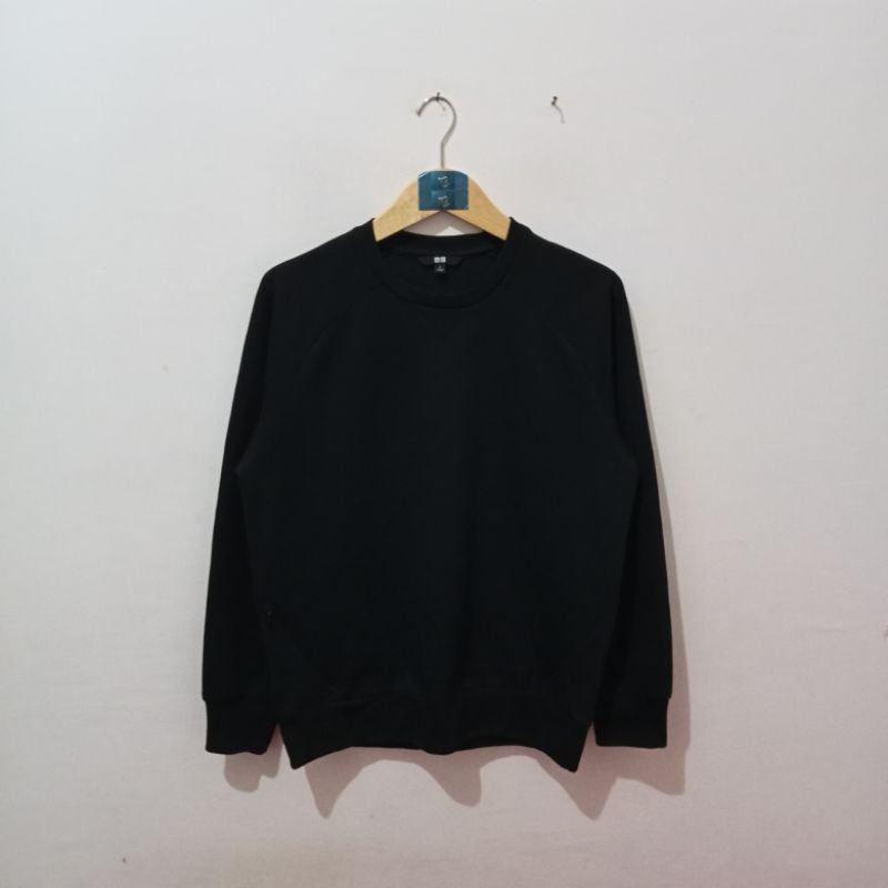 crewneck uniqlo block tech