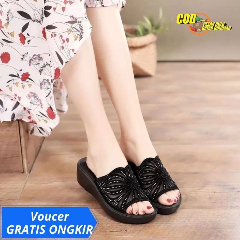 Sandal Selop Wanita Terbaru 2022/Sandal Calbi Model Kekinian/Sandal Wedges Pesta Wanita Kondangan Trendi