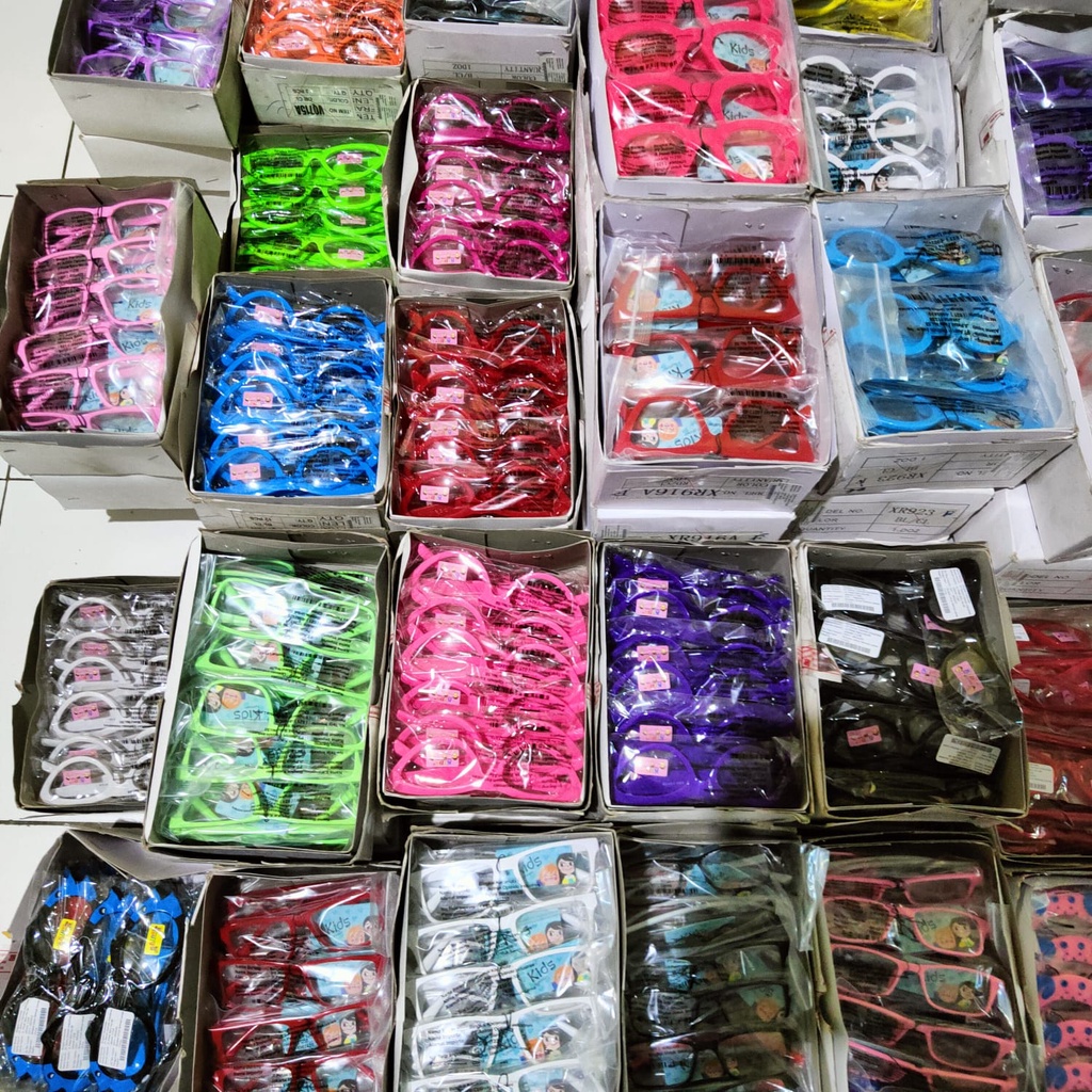 KACAMATA ANAK MURAH CUCI GUDANG SEMUA JENIS UNISSEX PRIA dan WANITA BISA UNTUK KADO SIKECIL.-4