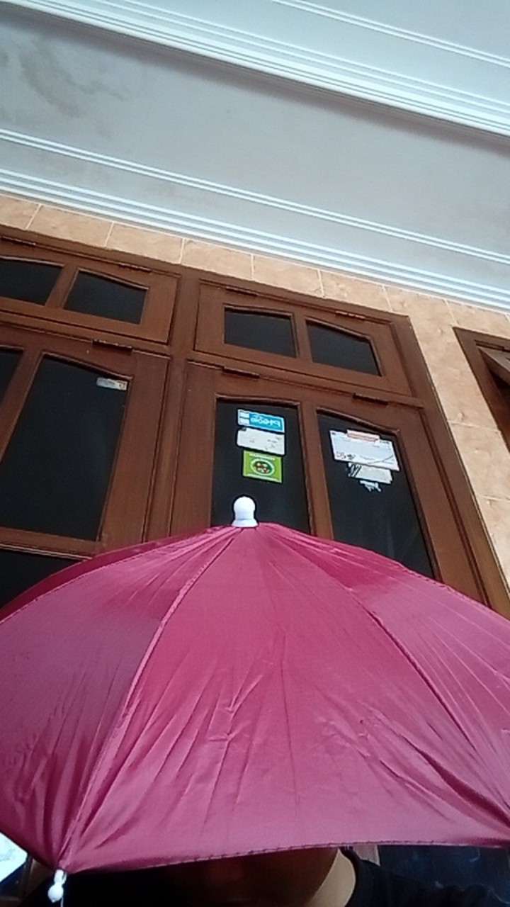 Payung Topi Untuk Anak Anak Atau Dewasa / Payung Kepala Hujan Melindungi Simple Tanpa Gagang