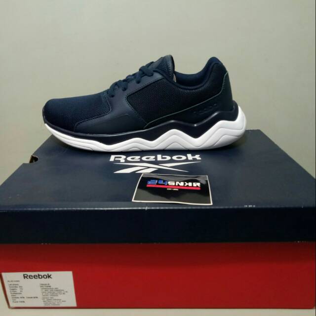 reebok royal nova lte