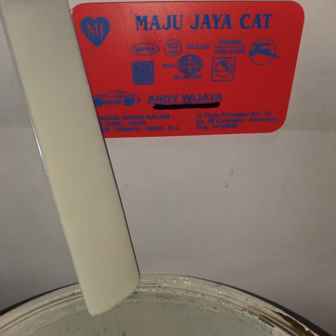 cat / cet mobil Toyota Agya Avanza Rush Calya putih W09 PU ALESCO1/4kg